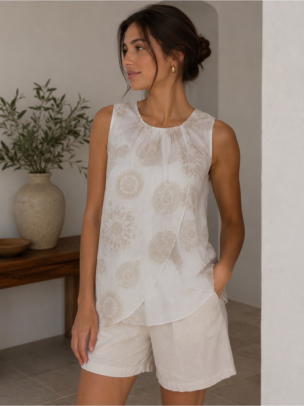 🇮🇹 Sleeveless Cream Printed Overlay Camisole